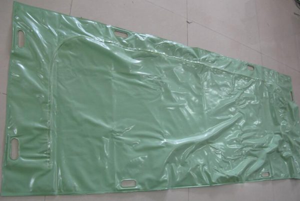 BD19 Heavy duty green PVC body bag 8 handles